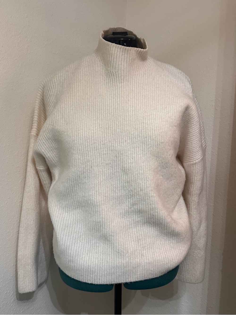 Abercrombie & Fitch Cream Ribbed Mock Neck Sweater